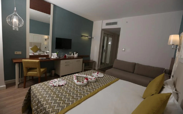 Side Crown Palace Ultra All Inclusive