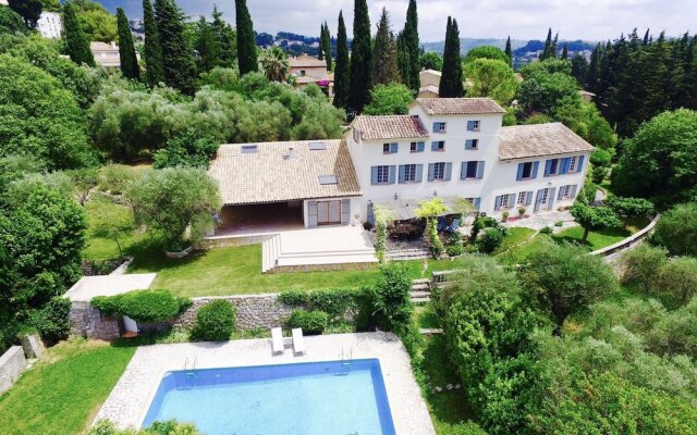 Villa With 5 Bedrooms in Grasse, With Wonderful Mountain View, Private