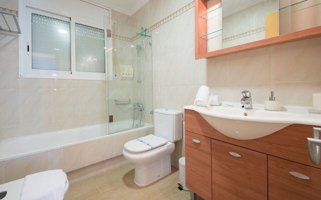 House Oliva 2 Km From The Beach (R76)