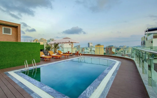 Kiwi Hotel & Apartments