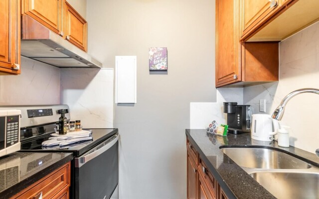 Cozy 1BR Apt w King Bed - Close to Downtown