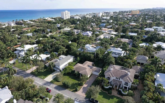 Sun, Shells and Seaspray w/ Lanai