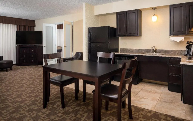 Holiday Inn Hotel & Suites Charleston West by IHG