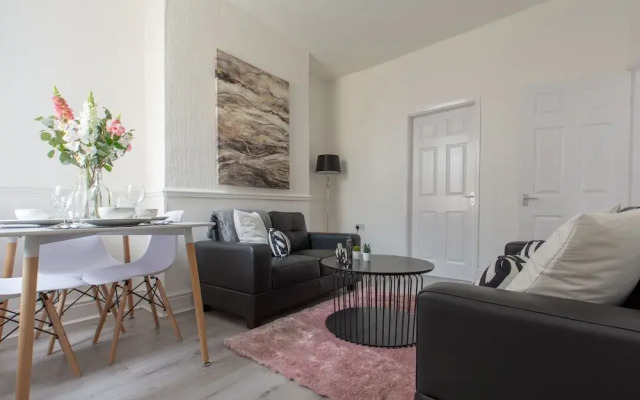 Lux Apartments 4 Bedroom House Sutcliffe