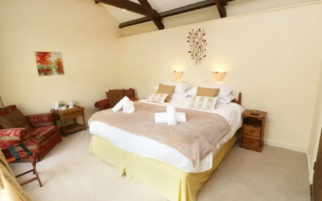 Tregoninny Vineyard and Woodland Farmhouse