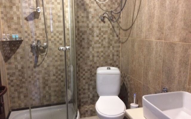 Mgzavrebi Gonio Aparthotel