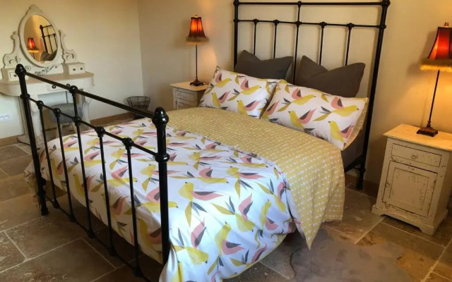 Beautiful Eymet Bastide House And Courtyard Garden