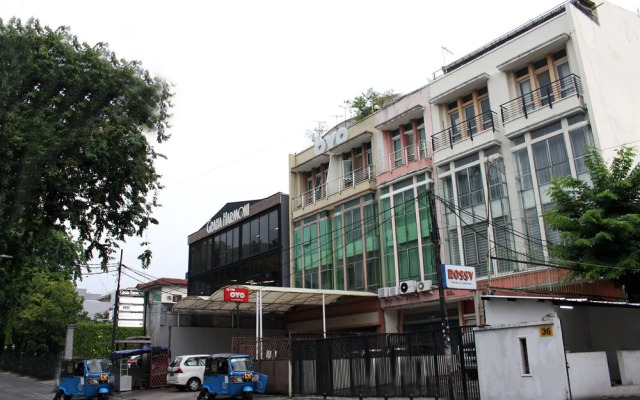 OYO 176 Near Cideng Virgo Residence