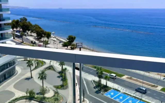 Phaedrus Living Del Mar Suite 311