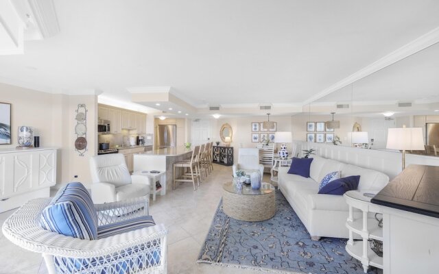 Cozy Beachfront Getaway With Pool and spa