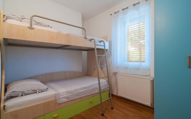 Beautiful Apartment in Supetar With 2 Bedrooms and Wifi