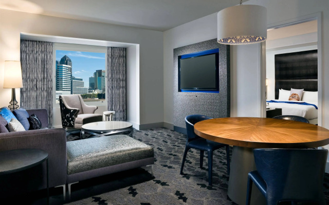 W Dallas
