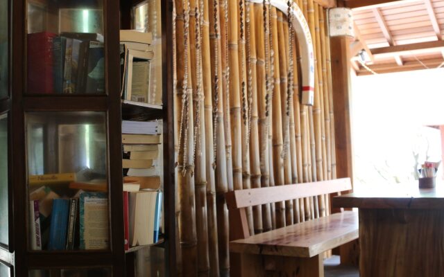 Biru Meno Beach Bungalows