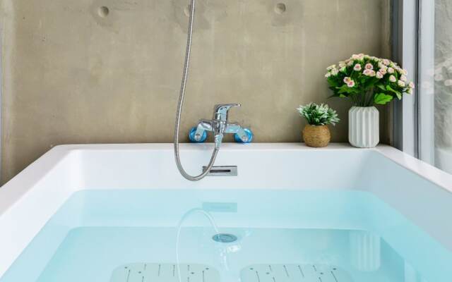 Yeosu Feeling Pension