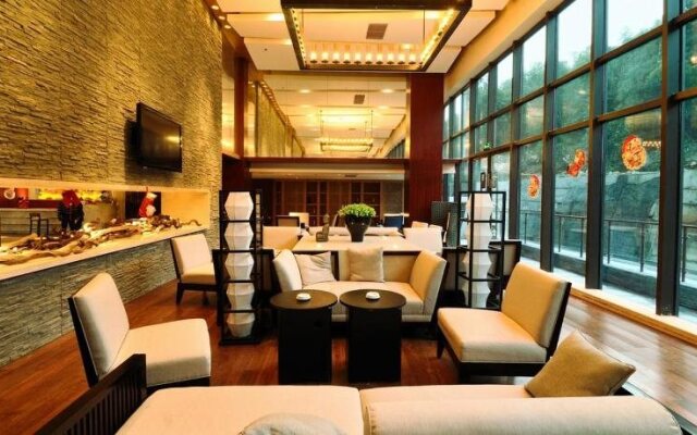 Sanjiang Forest Hot Spring Dumashi Hotel