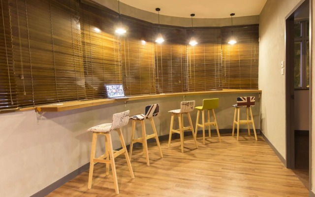 Check Inn HK - Hostel