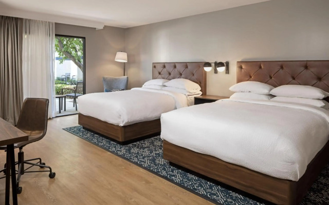 Four Points by Sheraton Bakersfield