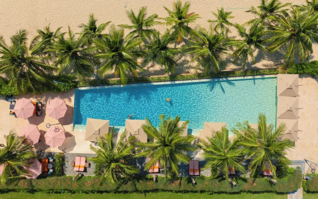 Signature By M Village Beachfront Hotel