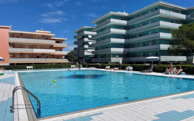 Comfortable Flat by the Pool-beahost