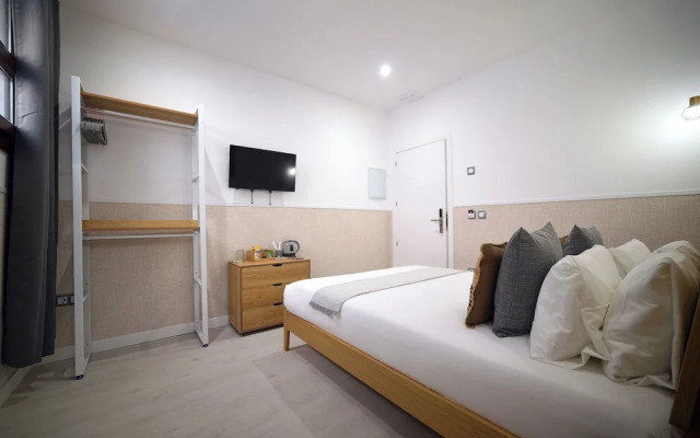 Dobo Azacanes Hostal