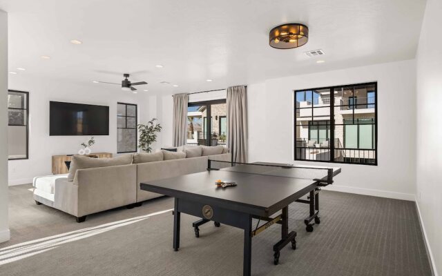 Desert Gem 7 Bedroom Home