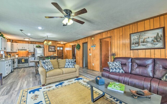 Cozy Maggie Valley Cabin, 1 Mi to Tube World!