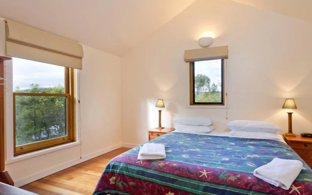 King Parrot Cottages