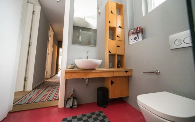 Design 1bdr Apartment With City View