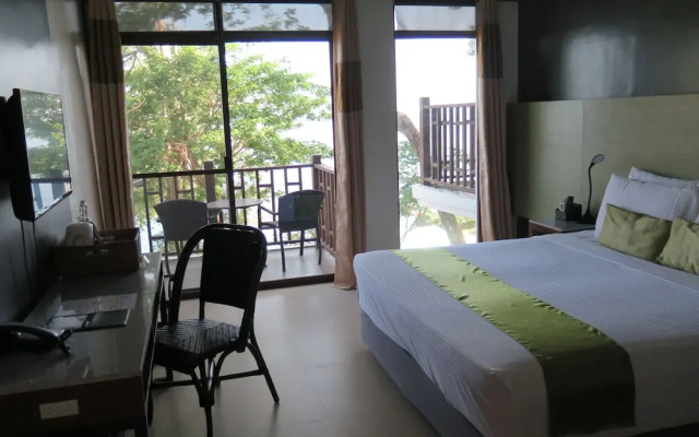 Aiyanar Beach & Dive Resort