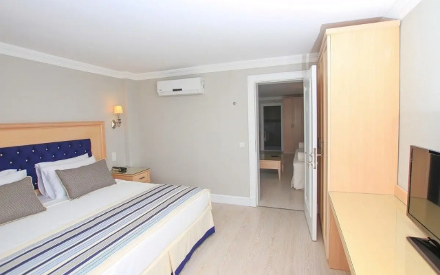 Palm Bay Beach Hotel