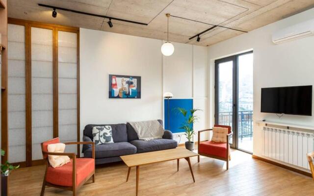 Modern 1BR apt w spacious balcony & a bathtub
