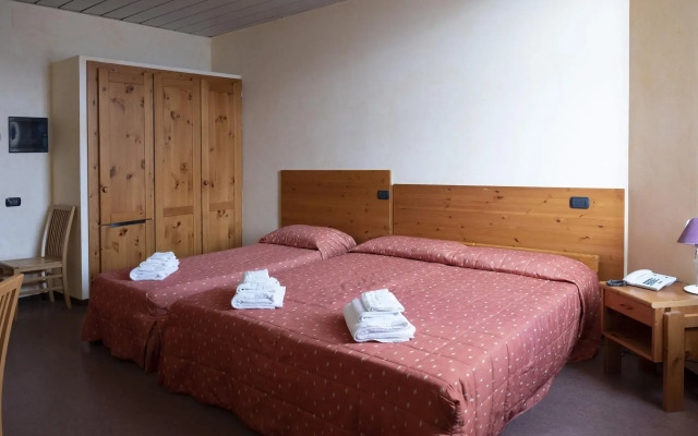 Pràcatinat Hotel & Restaurant