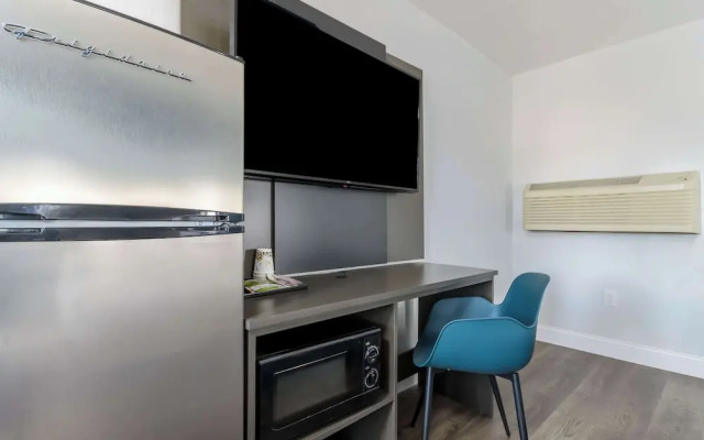 Studio 6 Suites Madera, California - Yosemite