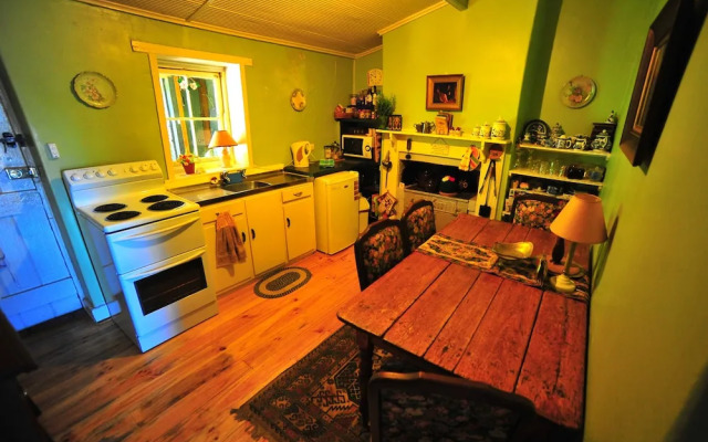 Emma Tiver Heritage Cottage