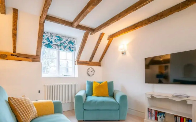 Stable Annex Bisham - Vibrant 1 Bed With Parking