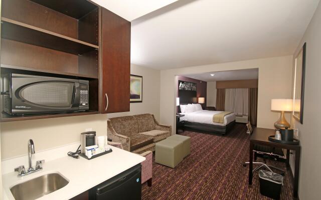 Holiday Inn Express & Suites Charlotte North, an IHG Hotel