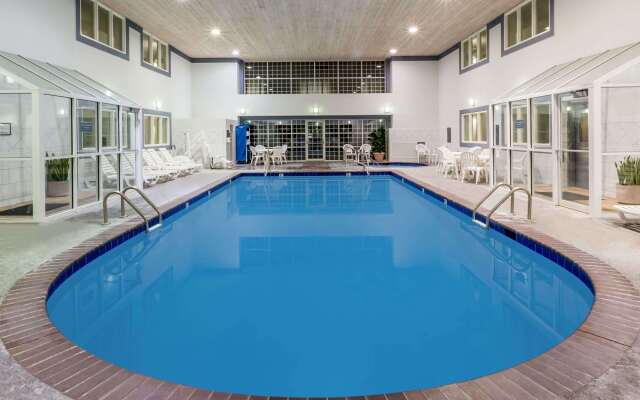 Baymont by Wyndham Des Moines Airport