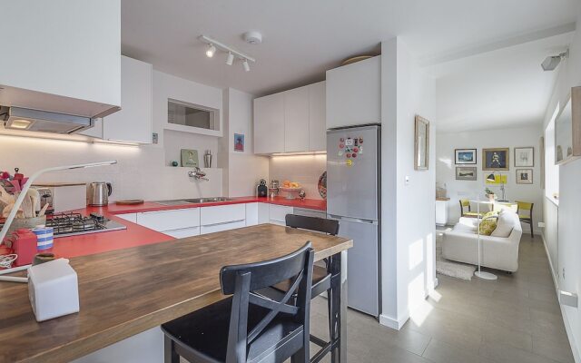 Contemporary Maida Hill