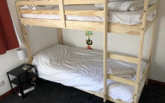 Super 2 Bedroom Flat near Dalkeith Town Center
