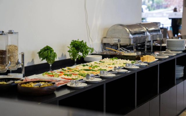 Business Life Boutique Hotel