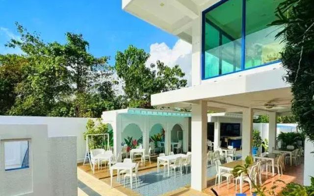 Ruhe Suites