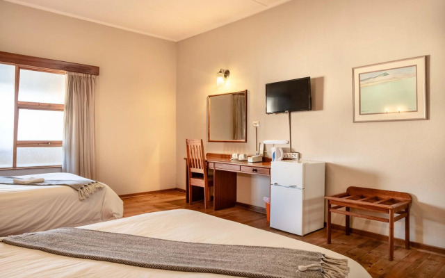 Karoo Country Inn Hotel