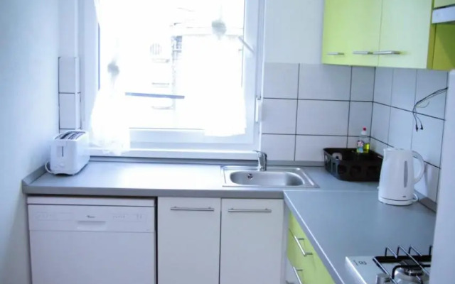 Liliana Apartman és Csónakház