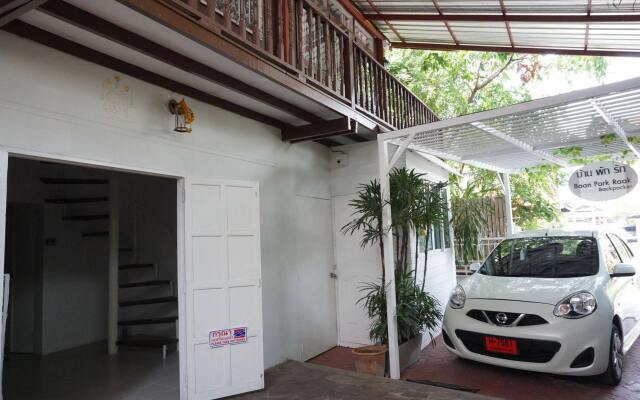 Baan Park Raak Backpacker Hostel