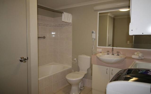 Horizons 115 - Lake Jindabyne Waterfront