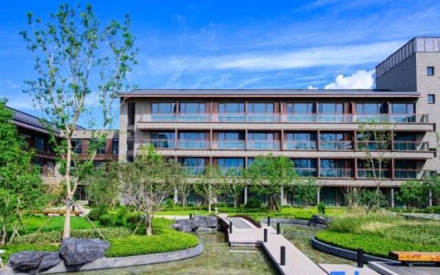 Qihu Hotel