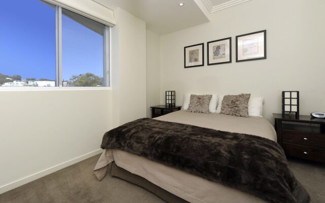 Oasis, Unit 9/5 Laman Street