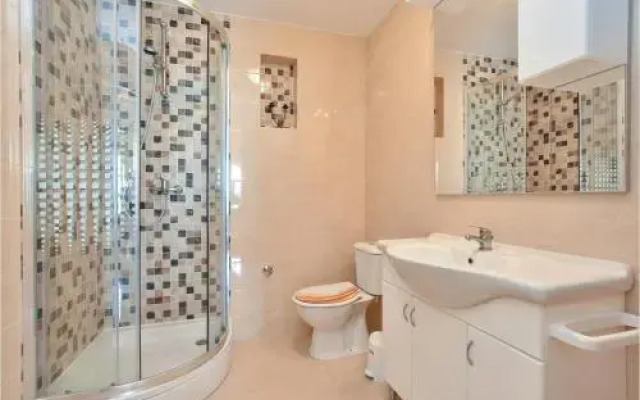 Four Bedroom Holiday Home In Kastel Sucurac