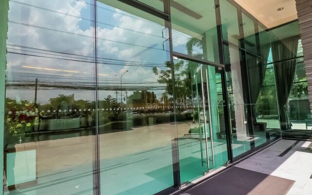 Nida Rooms Classical Suan Luang Srinakarin