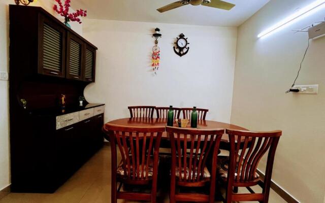 Delightful 2BHK with private veranda in the city.